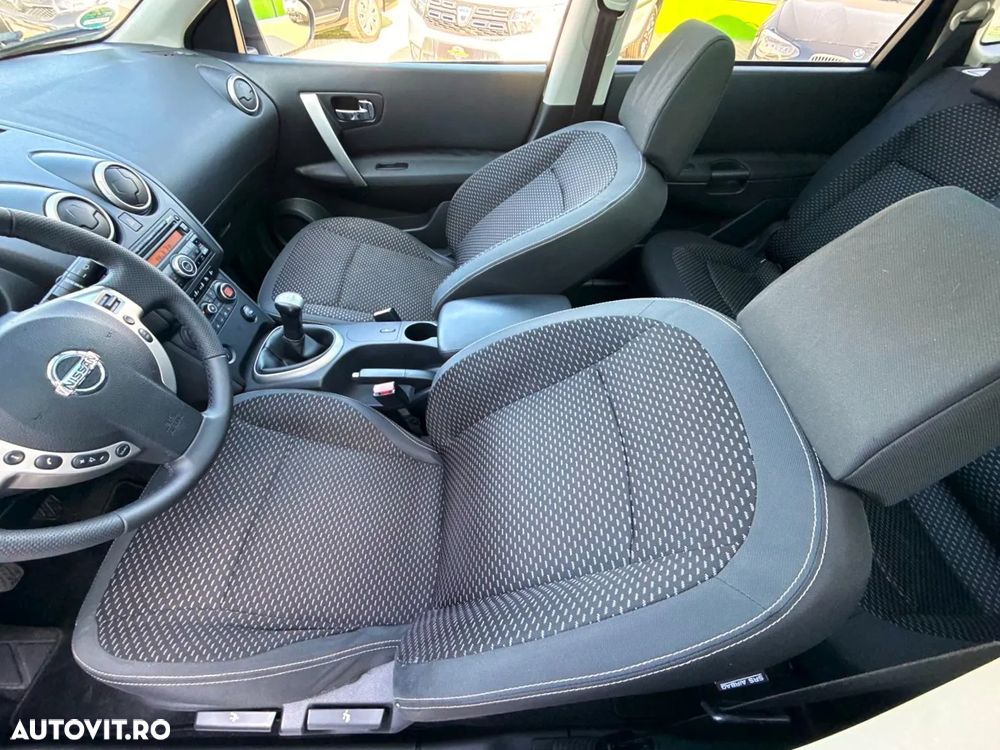 Nissan Qashqai+2 - 23