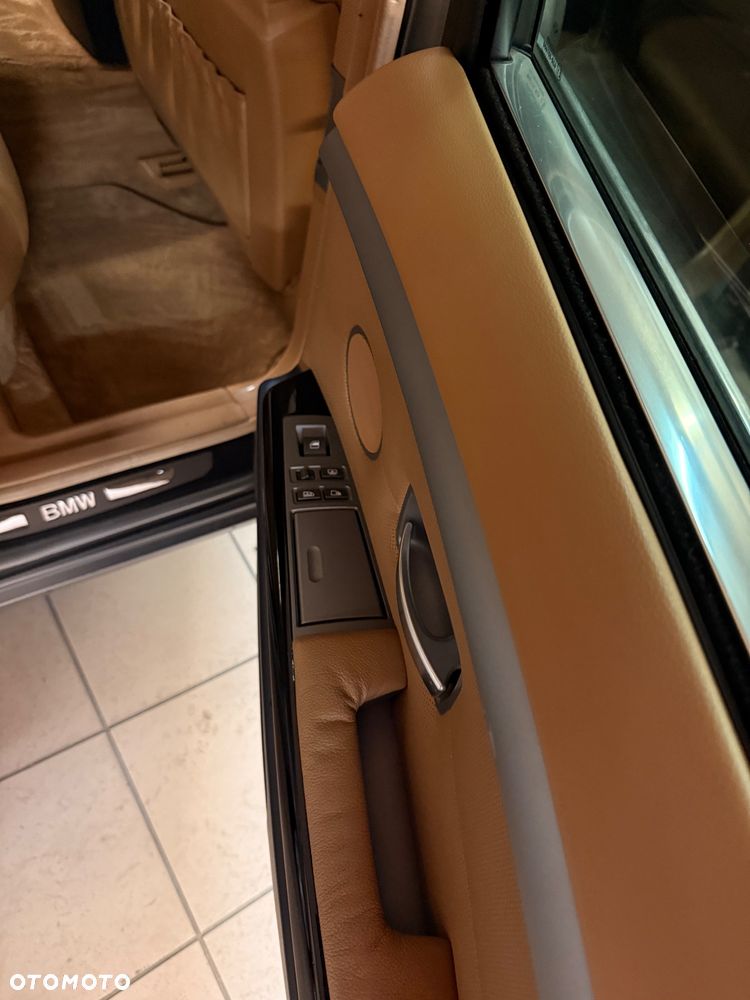 BMW Seria 7 - 35
