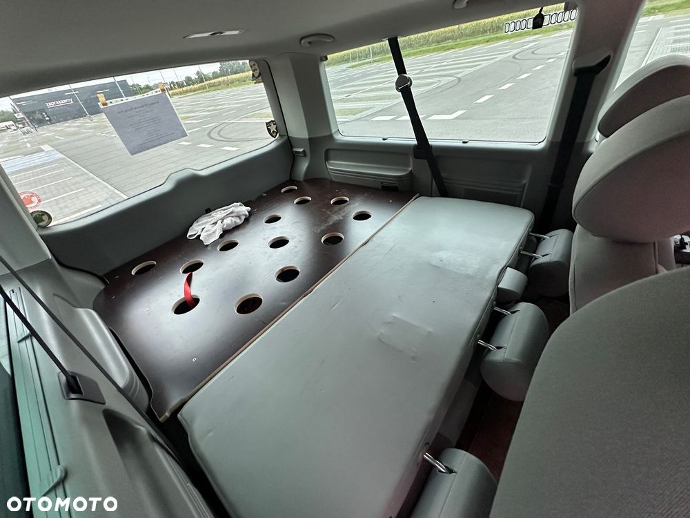 Volkswagen Caravelle - 17