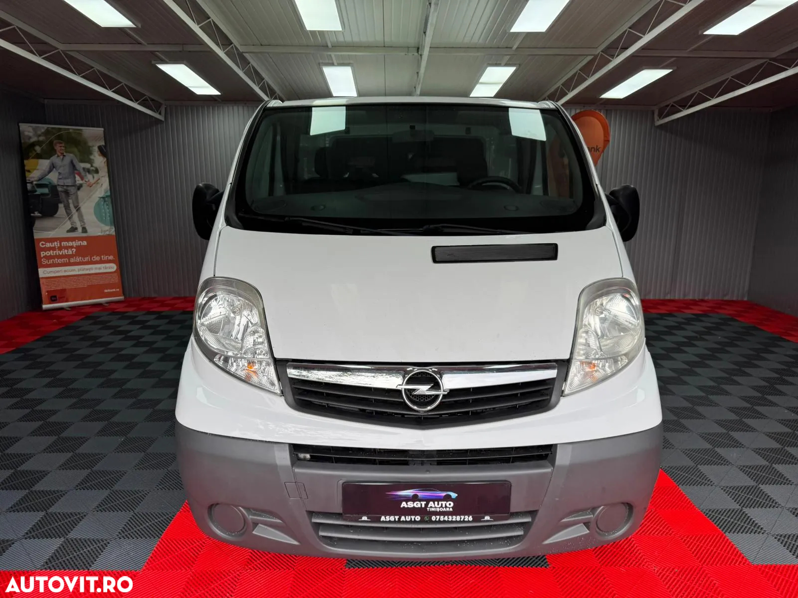 Opel Vivaro - 2