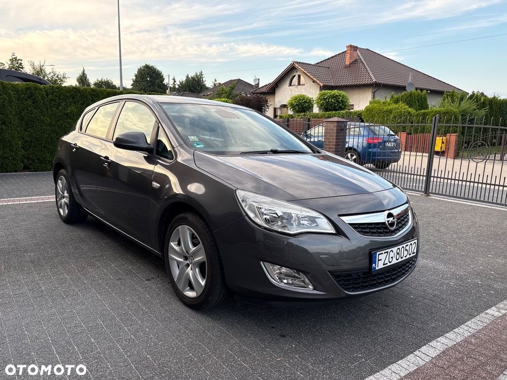 Opel Astra 1.4 T Cosmo - 9