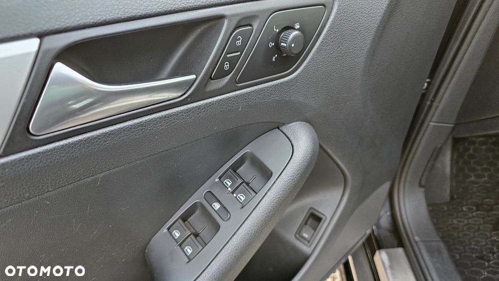 Volkswagen Jetta 1.6 TDI Comfortline - 20