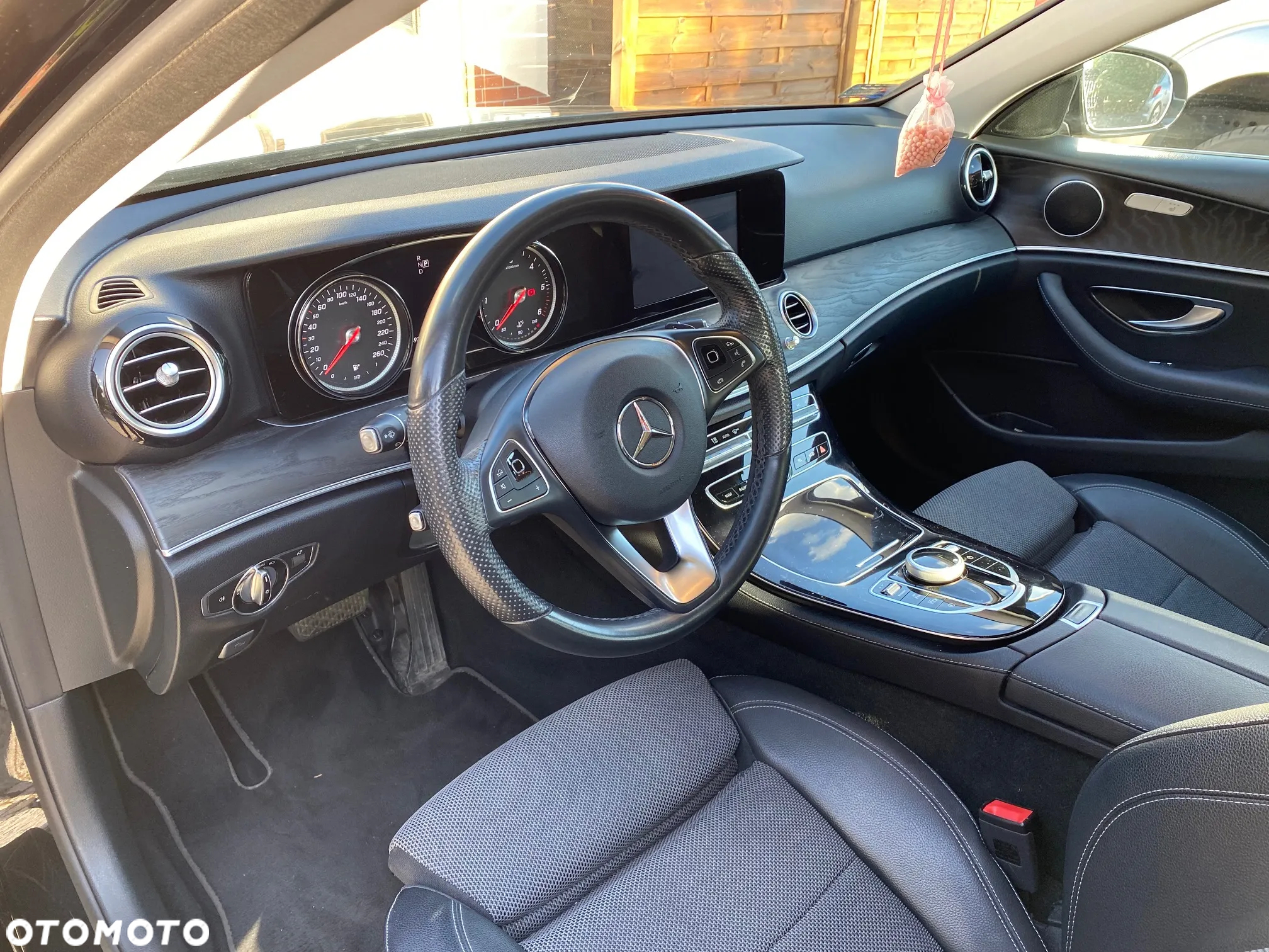 Mercedes-Benz Klasa E 220 d 9G-TRONIC - 6