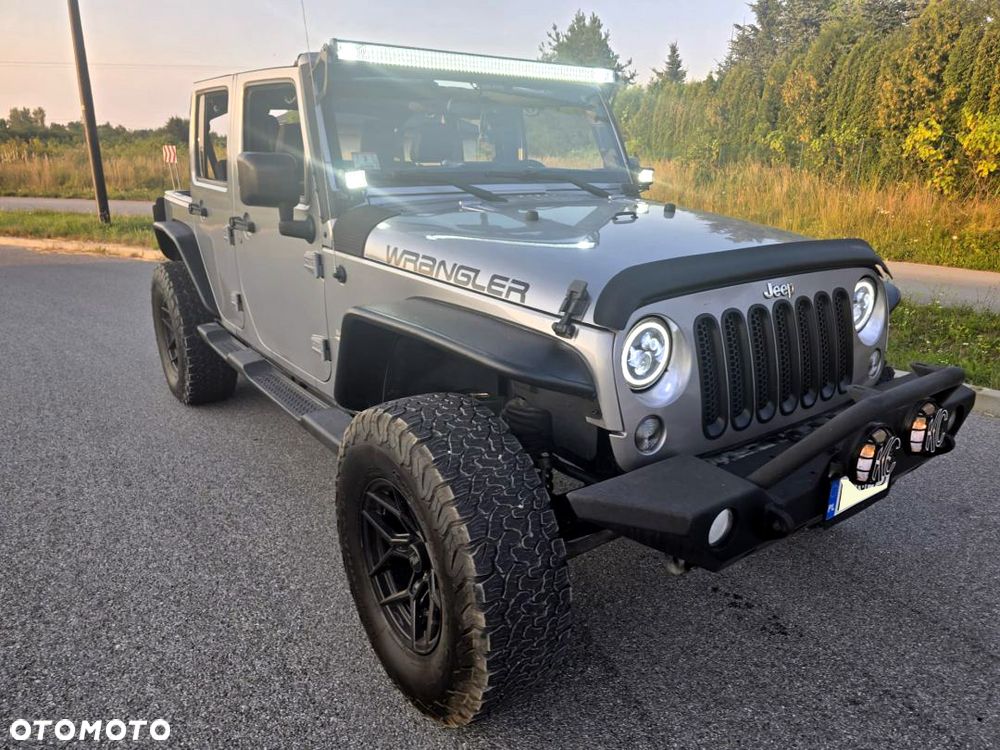 Jeep Wrangler 3.6 Unlim Sahara - 2