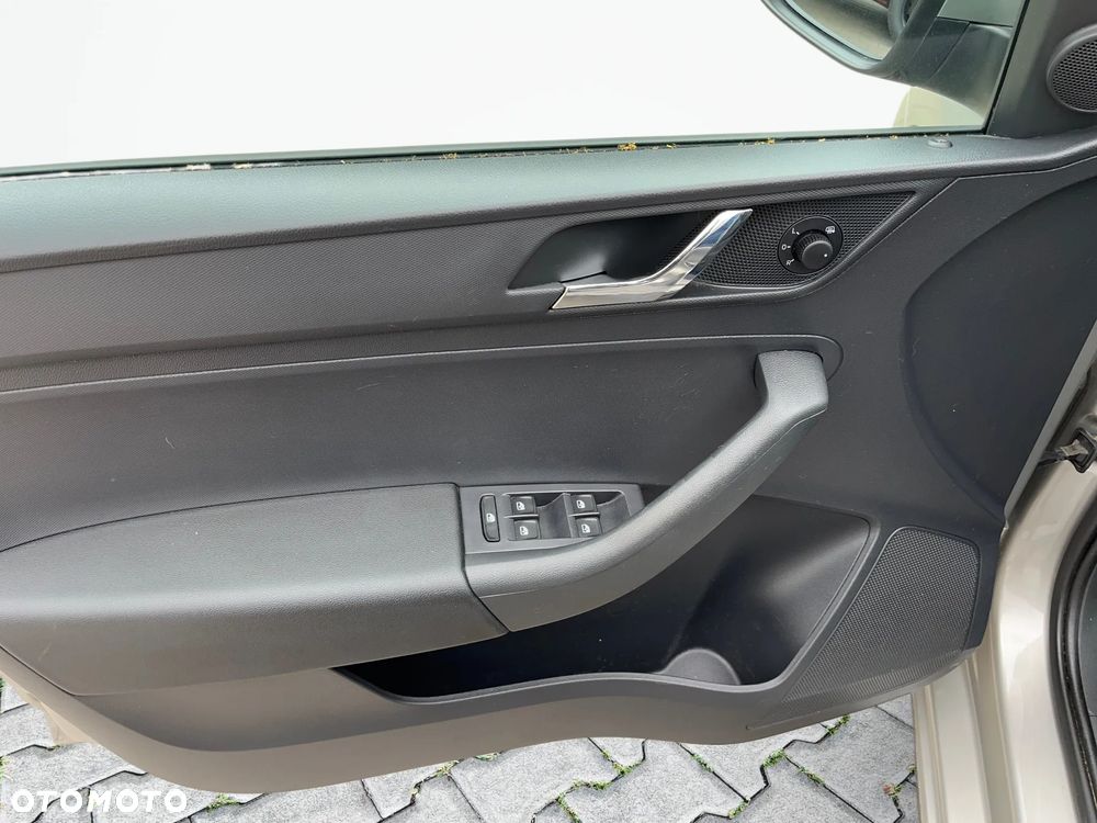 Skoda RAPID - 11