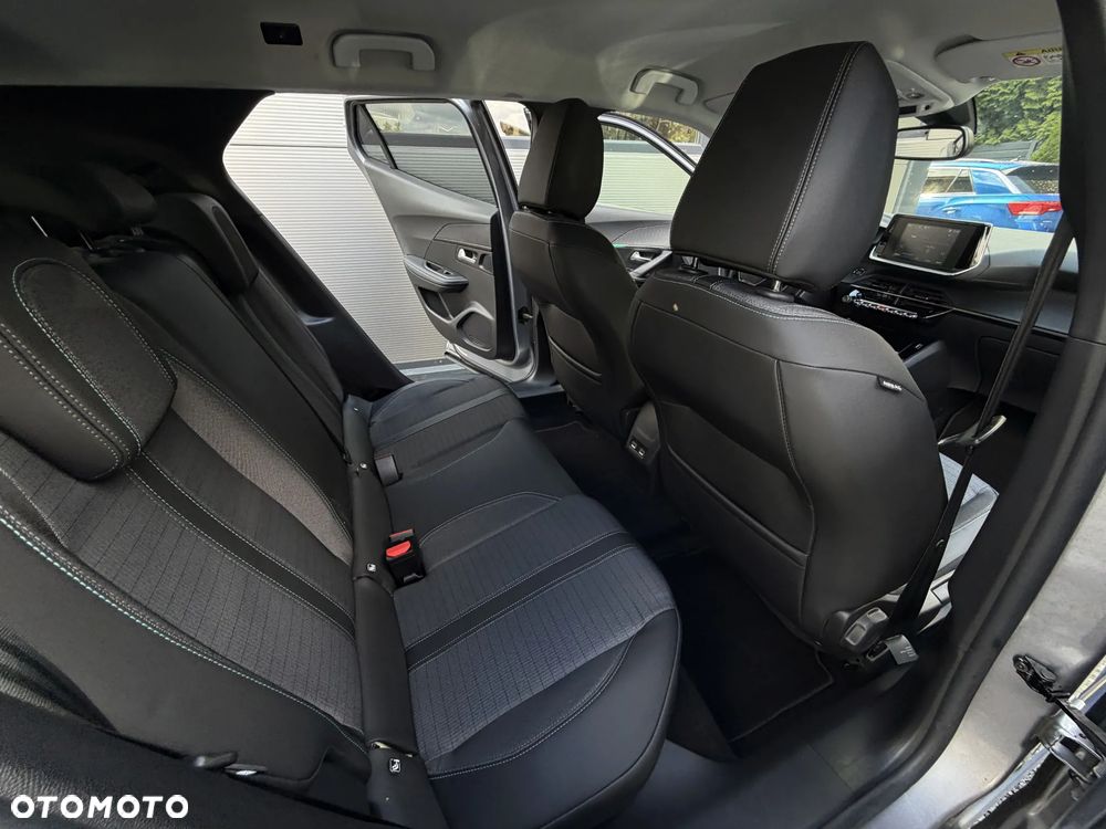 Peugeot 2008 1.2 PureTech Allure Pack S&S - 17