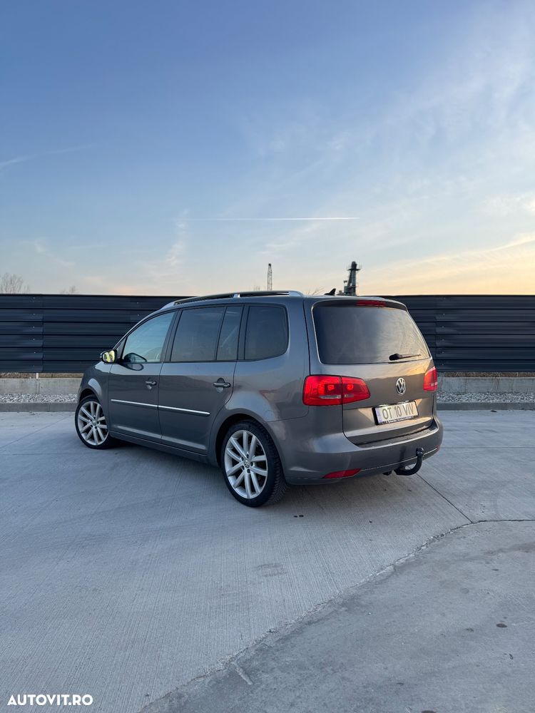 Volkswagen Touran 2.0 TDI DPF Highline DSG - 9
