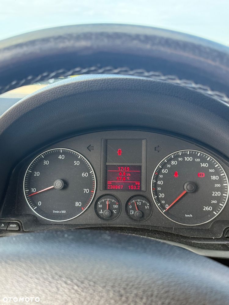 Volkswagen Golf - 6