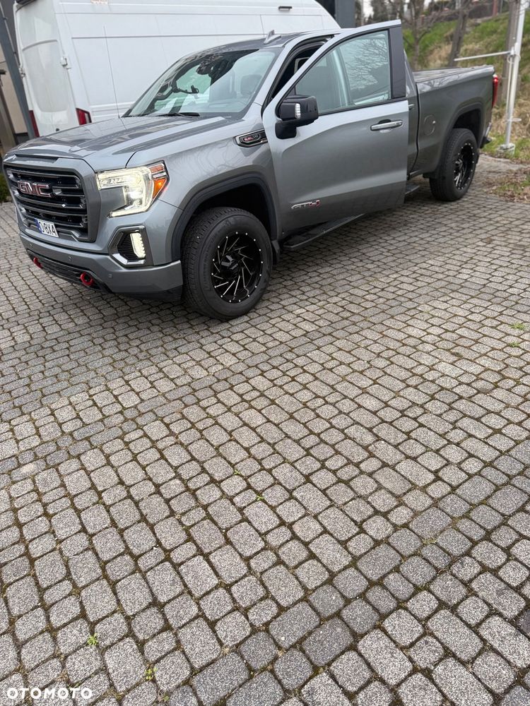 GMC Sierra - 4