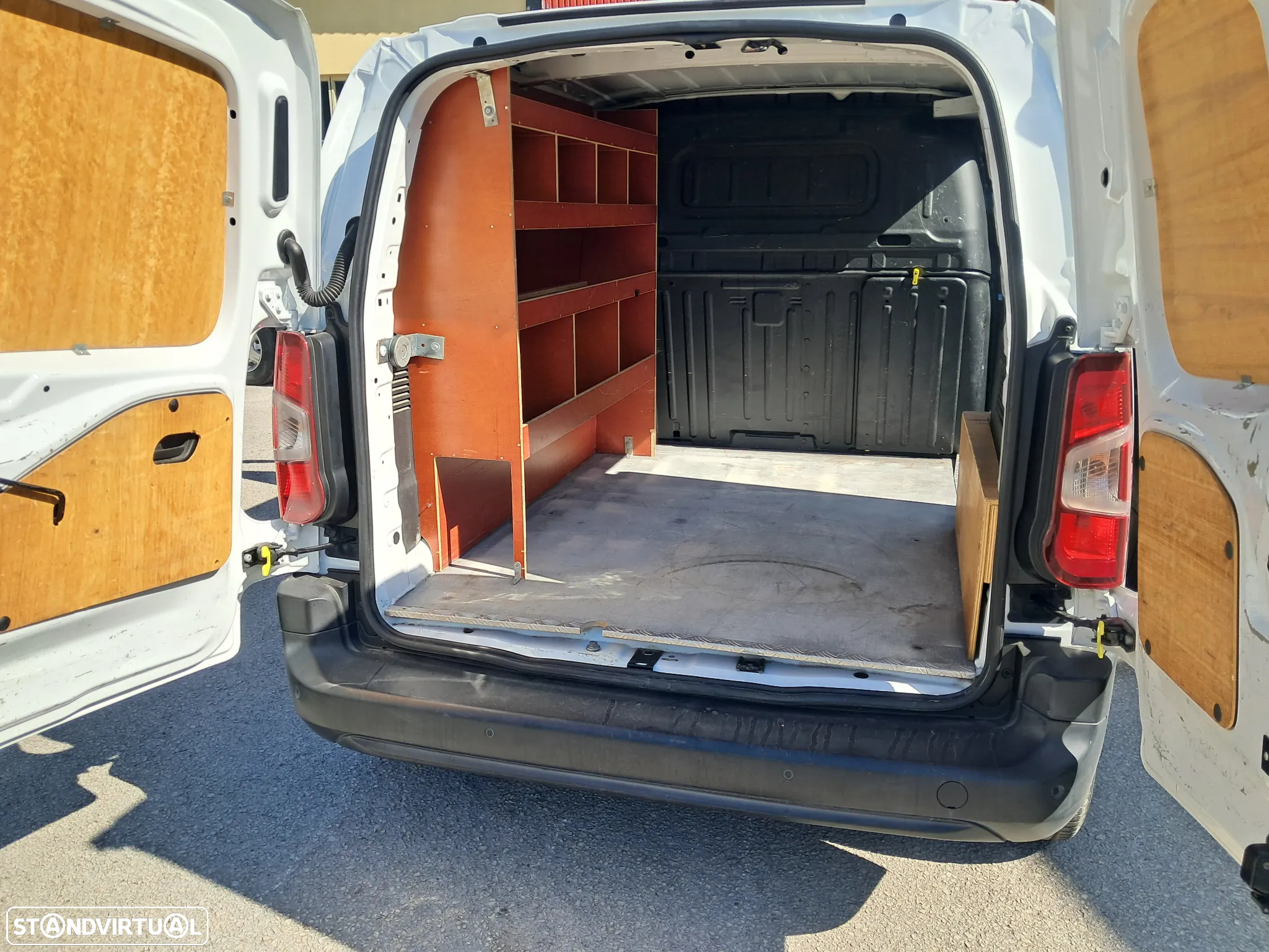 Peugeot Partner 1.6 hdi versão Asphalt - 14