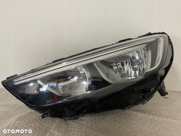 Opel Insignia B lampa przód lewa zwykła  led idealna