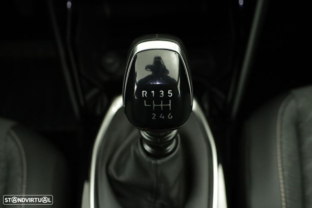 Peugeot 2008 1.2 PureTech Allure - 14