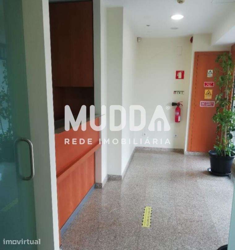 Fantástico Gabinete Comercial de 90 m2 - ARRENDAMENTO - Grande imagem: 3/18