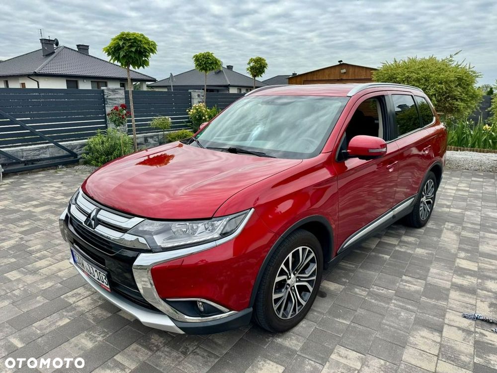 Mitsubishi Outlander - 2