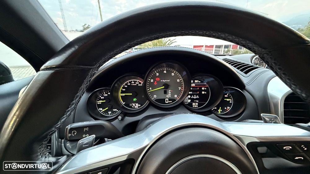 Porsche Cayenne - 7