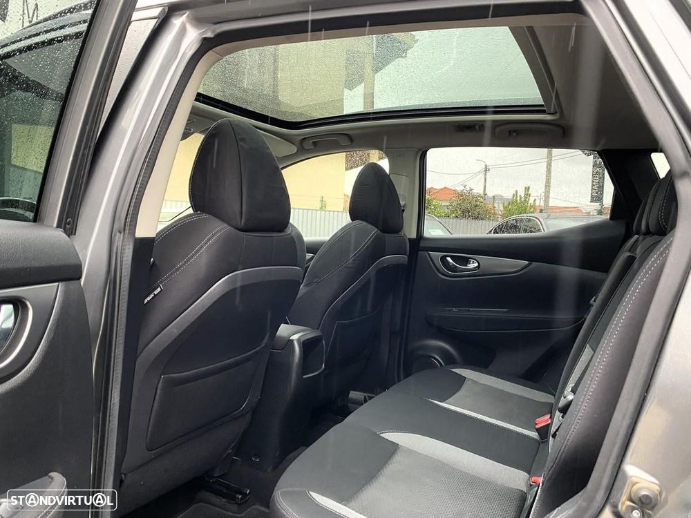 Nissan Qashqai 1.5 dCi N-Connecta J18 - 27