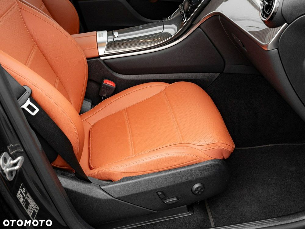 Mercedes-Benz GLC - 27