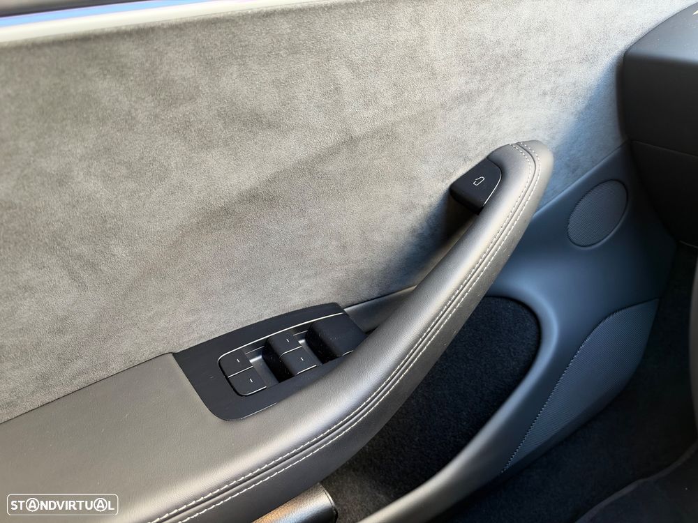 Tesla Model 3 AWD Dual Motor Performance - 28