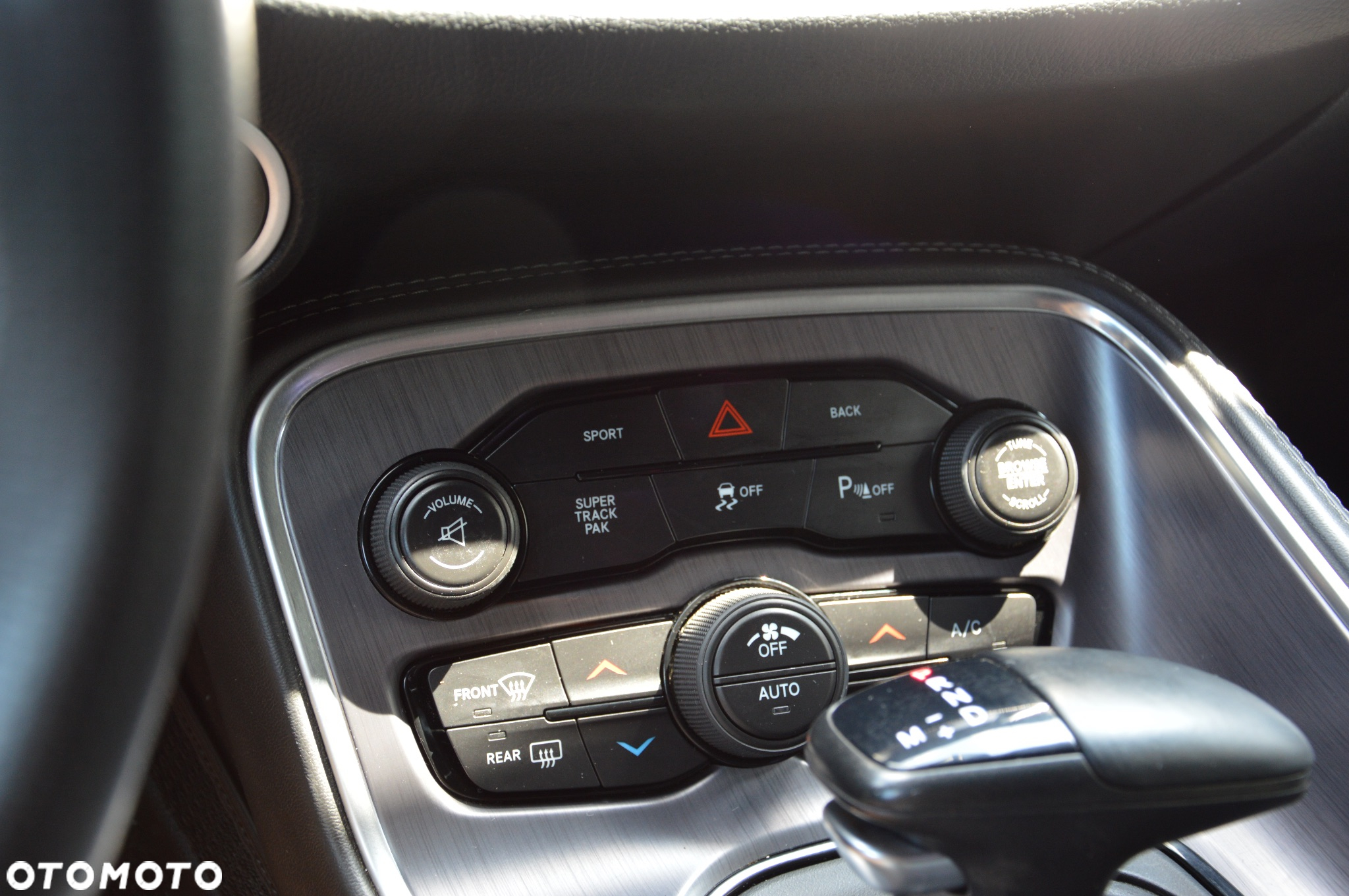 Dodge Challenger Automatik R/T Plus Shaker - 12