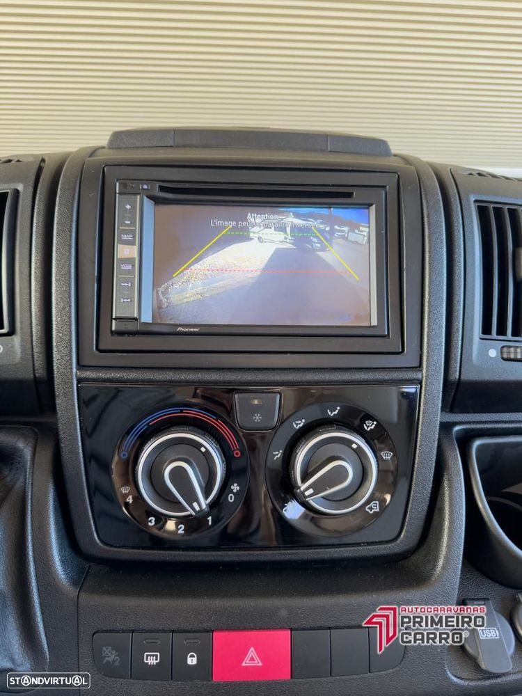 Rapido Serie 8F 880F cama central e basculante - 33