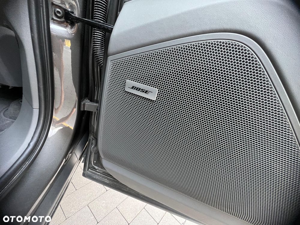 Porsche Cayenne - 26
