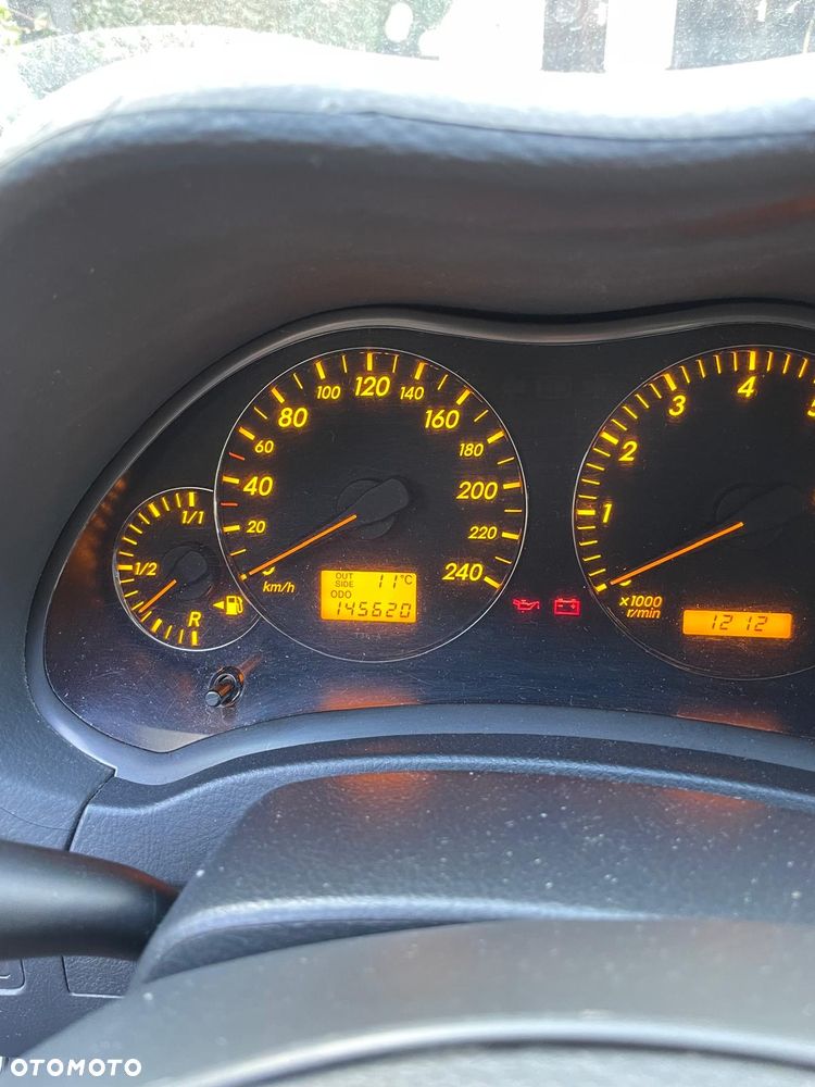 Toyota Avensis 1.8 VVT-i - 4