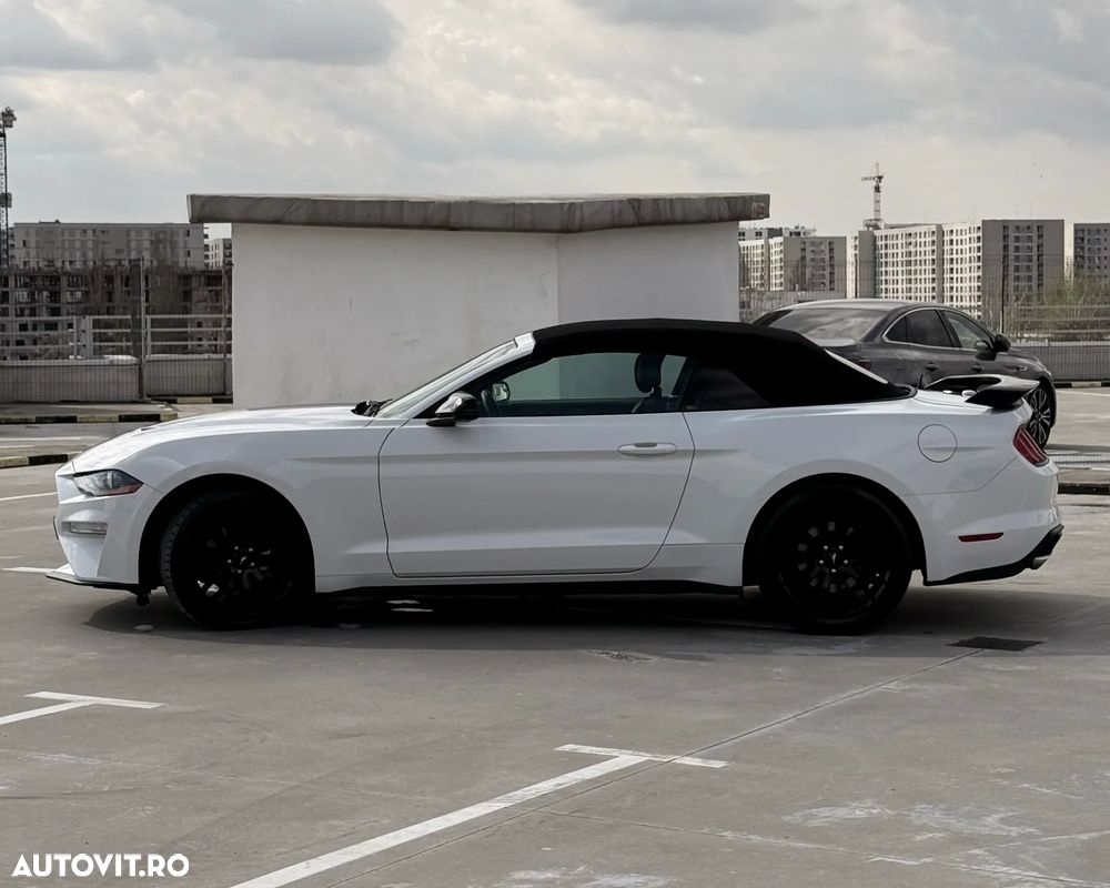 Ford Mustang - 3