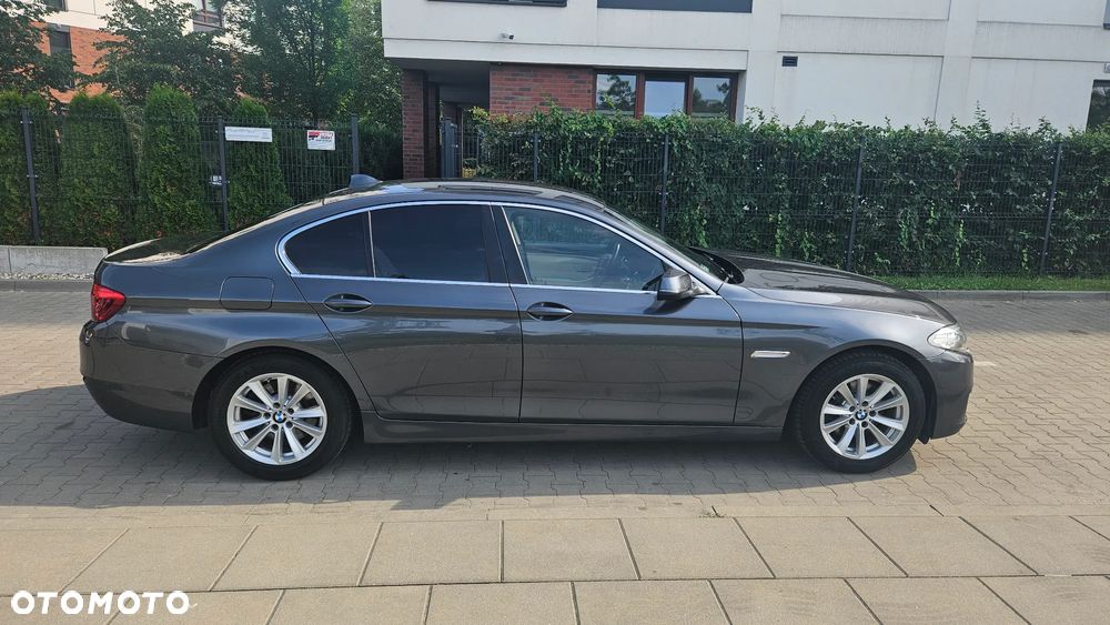 BMW Seria 5 520d xDrive - 6