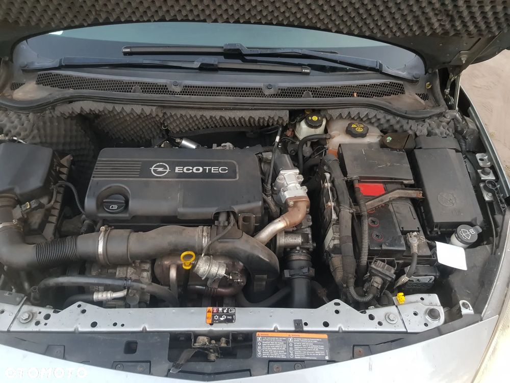 Opel Astra IV 1.7 CDTI Cosmo - 11