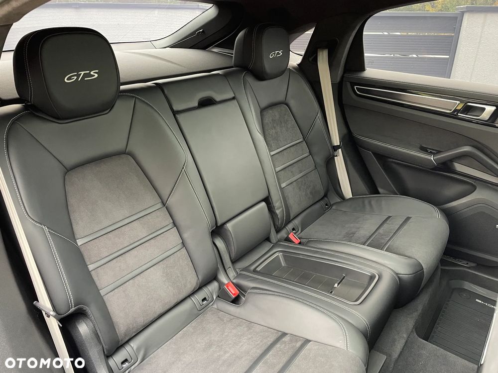 Porsche Cayenne - 22