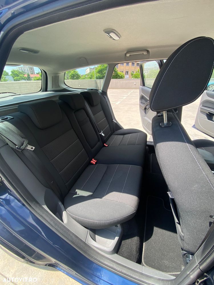 Ford Focus 1.6 TDCI DPF Titanium - 10