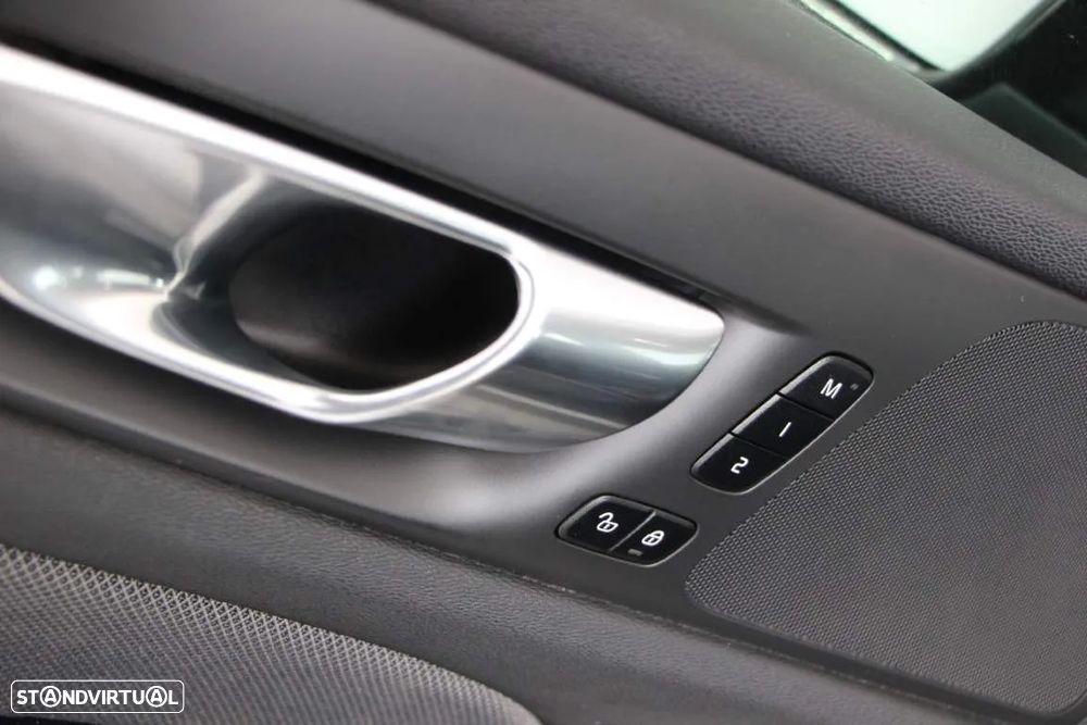 Volvo V60 2.0 T6 AWD TE R-Design - 22