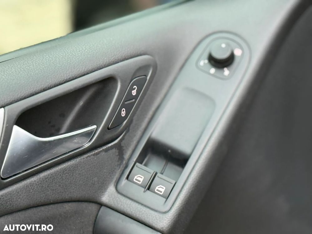 Volkswagen Golf - 11