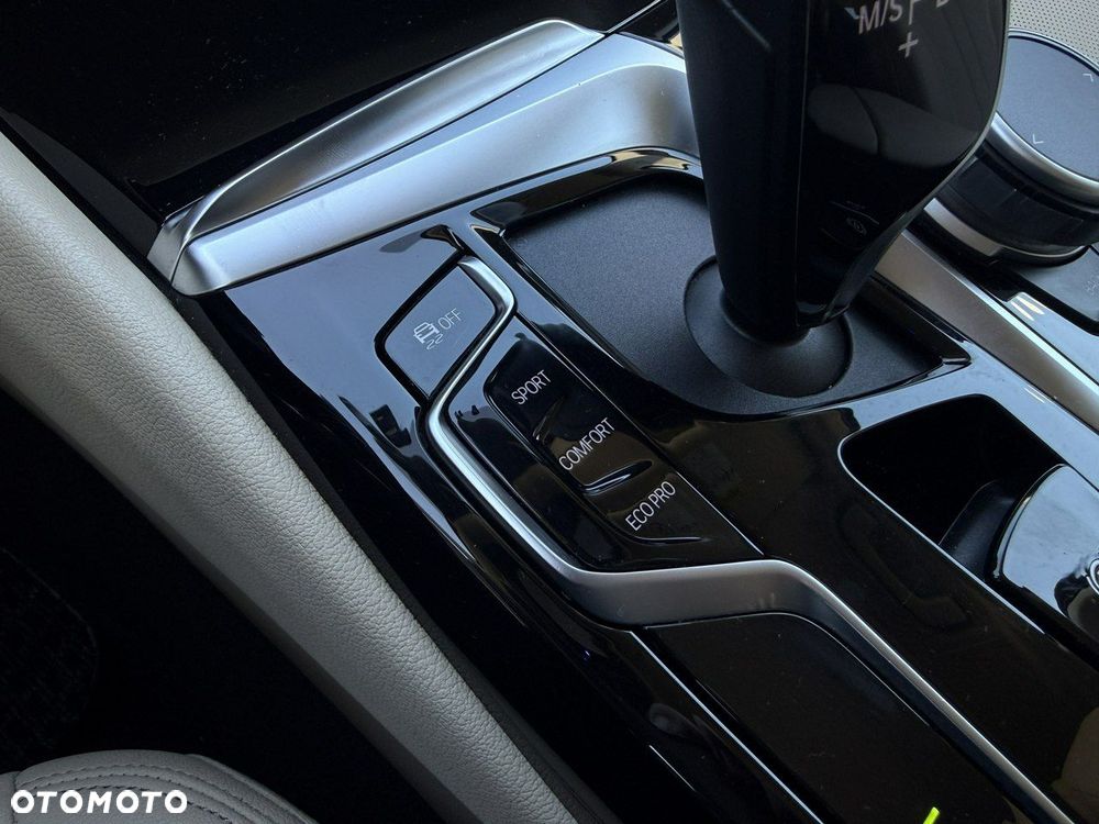 BMW Seria 5 518d mHEV Business Edition - 29