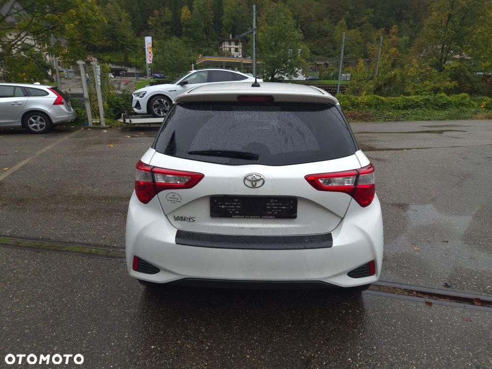 Toyota Yaris 1.5 Dynamic - 6