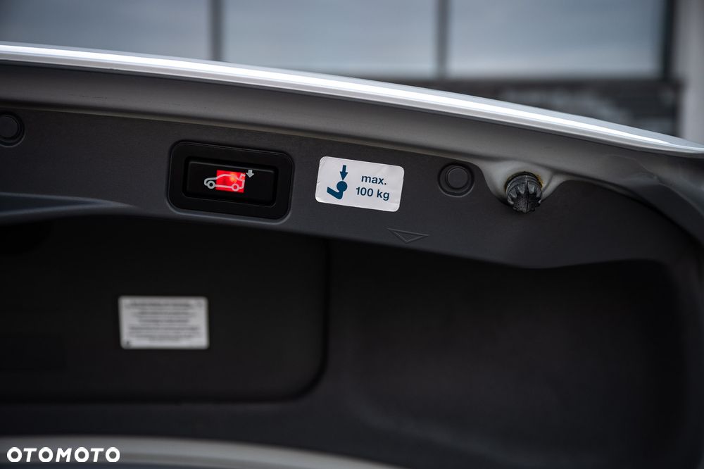 BMW Seria 7 735i - 24