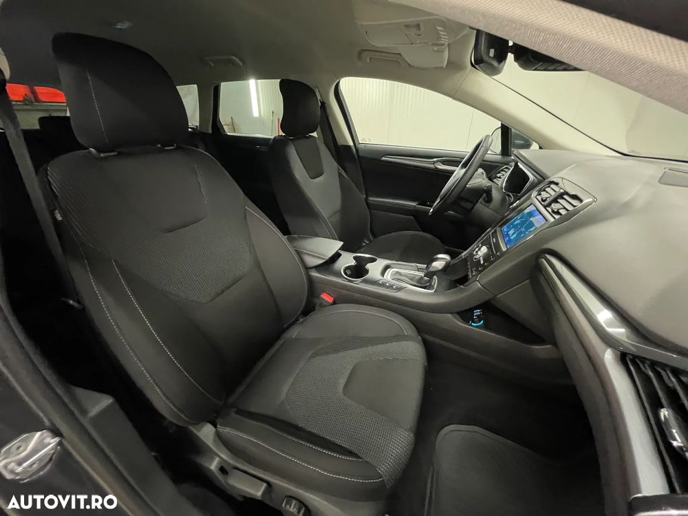 Ford Mondeo 2.0 HEV Titanium - 11