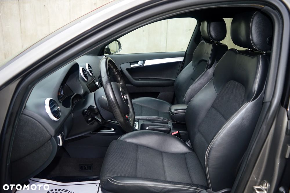 Audi A3 Sportback 2.0 TDI DPF quattro S line Sportpaket - 9