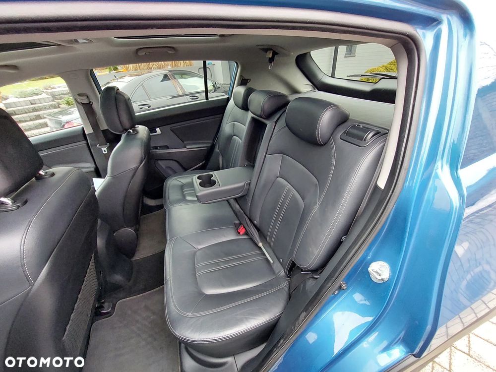 Kia Sportage 2.0 CRDI 4WD Automatik Fifa World Cup Edition - 31
