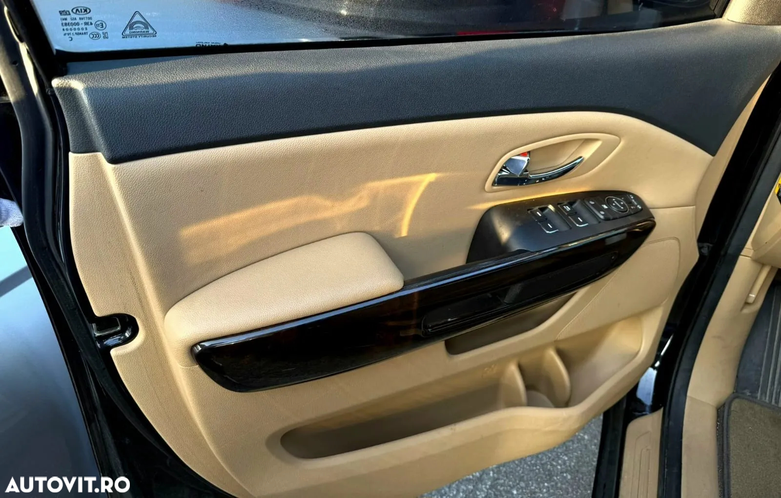 Kia Carnival - 30