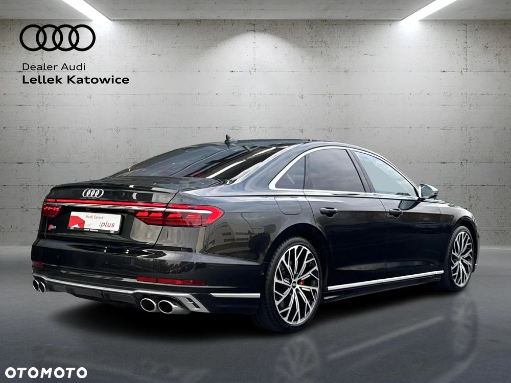 Audi S8 - 5