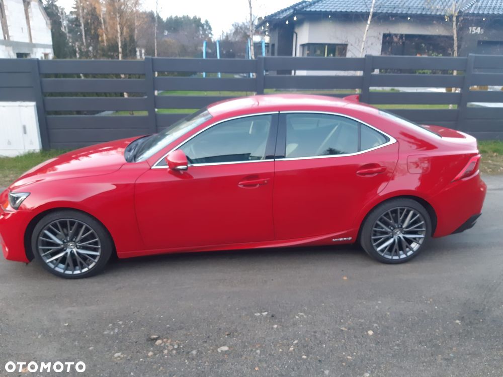 Lexus IS 300h Prestige - 8