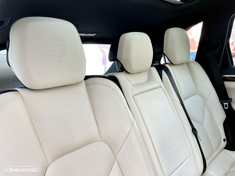 Porsche Cayenne S E-Hybrid - 36