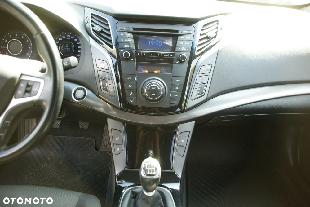 Hyundai i40 Kombi blue 1.6 Classic - 12