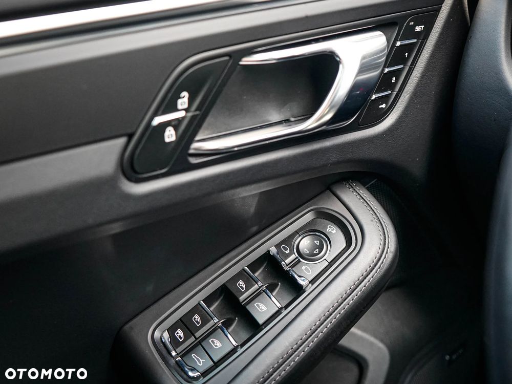 Porsche Macan Standard - 23