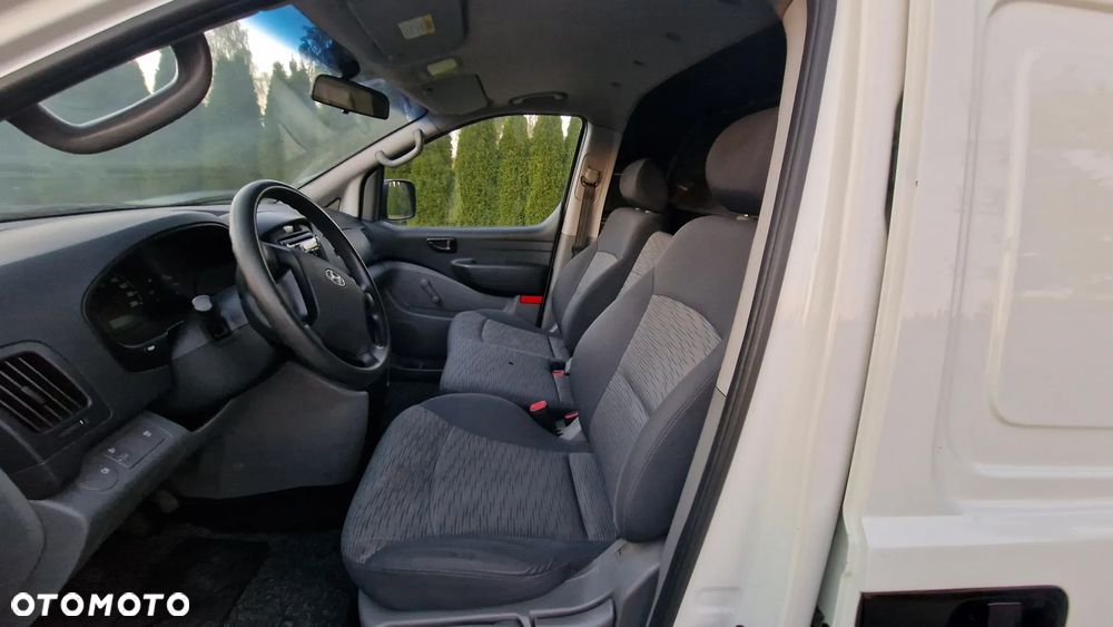 Hyundai H1 - 23