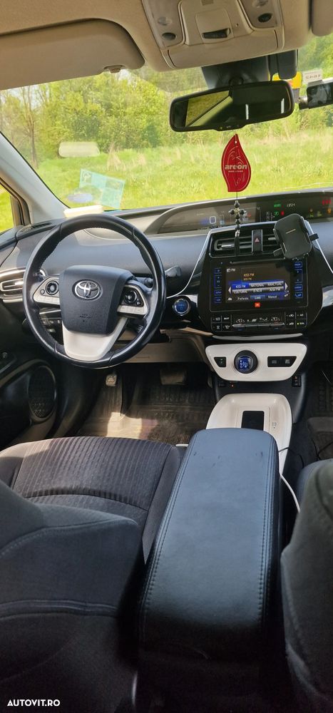 Toyota Prius (Hybrid) Sol - 12