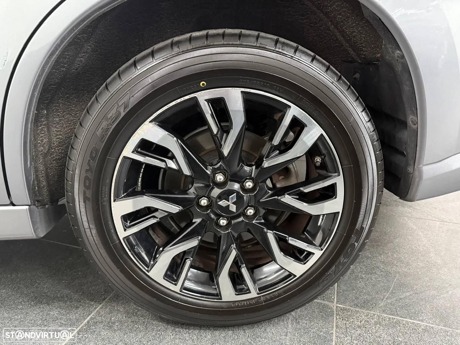 Mitsubishi Outlander 2.0 PHEV Instyle - 24