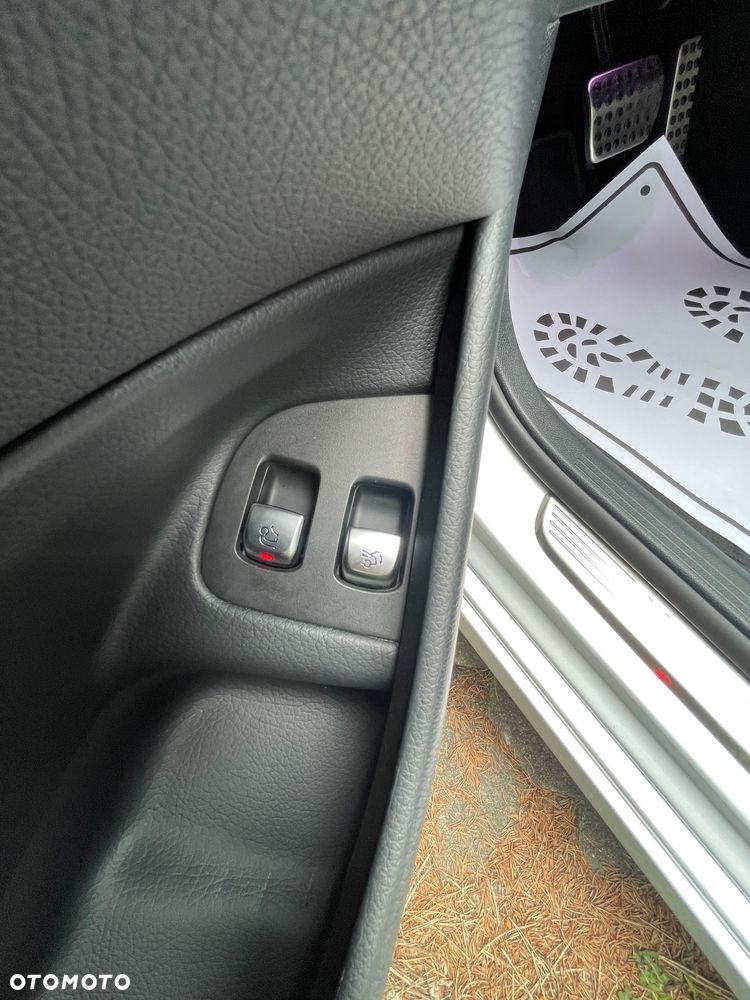 Mercedes-Benz Klasa E 350e 9G-TRONIC Exclusive - 31