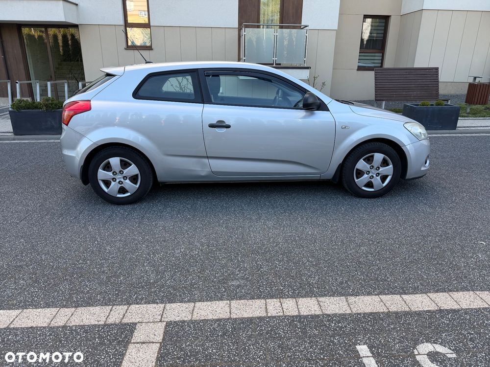 Kia Ceed - 4